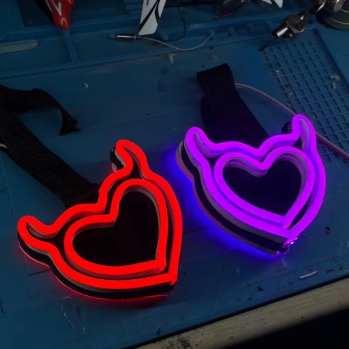 فروش سوریکاوا نئونی طرح قلب شاخ دار با کابل 3 متری