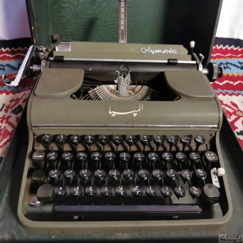 فروش ماشین تایپ المپیا فارسی نویس سالم و نایاب