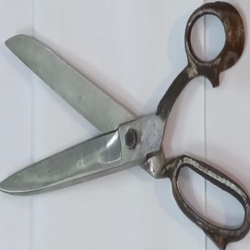 فروش قیچی قدیمی بزرگ با طراحی کلاسیک و مقاوم