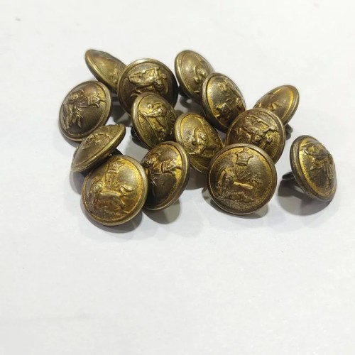 فروش دکمه قدیمی شیر و خورشید برنجی با قیمت مناسب