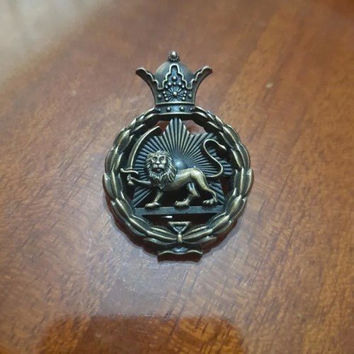 فروش بج سینه طرح شیروخورشید با طراحی منحصر به فرد