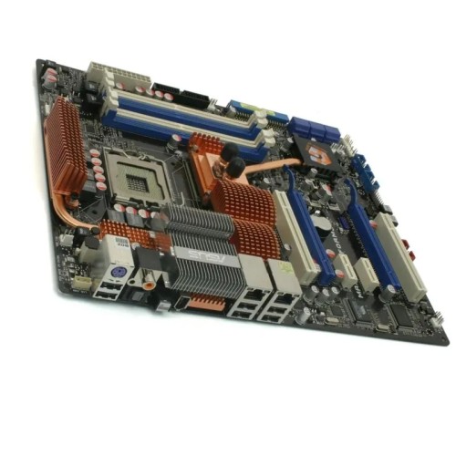 مادر بورد ASUS MAXIMUS FORMULA با پشتیبانی از پردازنده چهارهسته‌ای