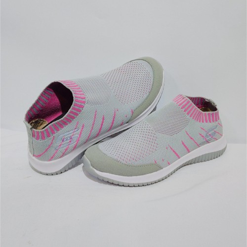 خرید کتونی اسکیچرز سبک و راحت با بهترین قیمت