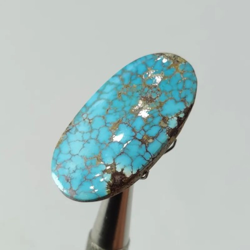 نگین فیروزه نیشابور رگه طلایی معدنی و زیبا