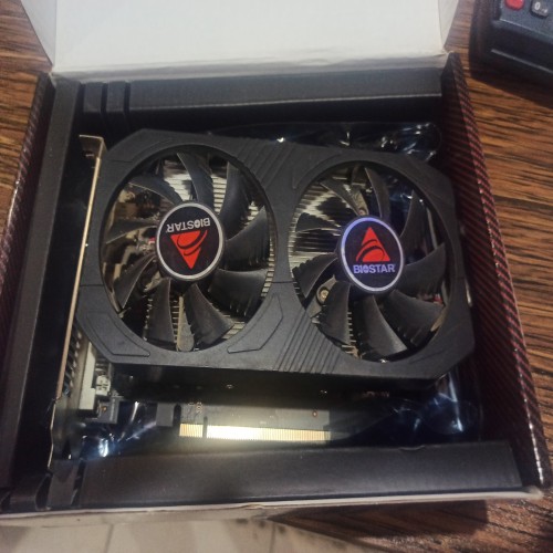 فروش کارت گرافیک AMD RX560 4GB سالم و نو
