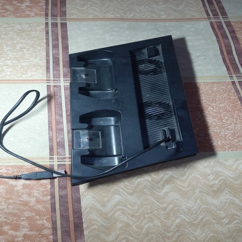 خرید استند کنسول PS4 اسلیم سالم وردسا با بهترین قیمت