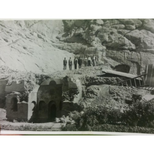 عکس قدیمی کارگران در حال کار با تاریخچه و اهمیت