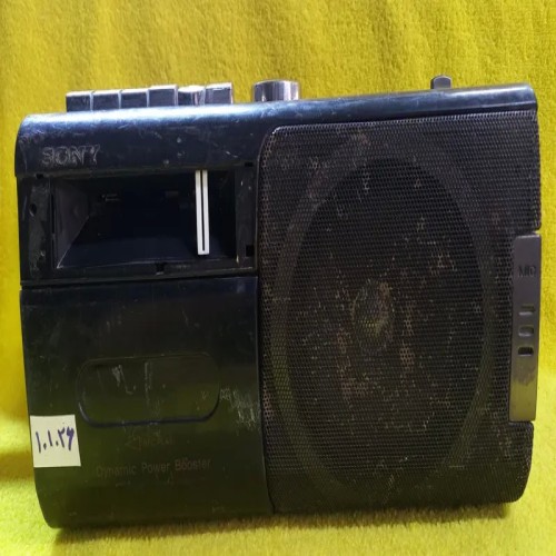 فروش رادیو ضبط قدیمی SONY CFM S1 با کیفیت عالی