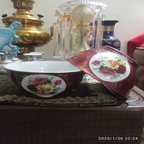 فروش کاسه قدیمی عنابی رنگ ابگوشت خوری با قطر کم