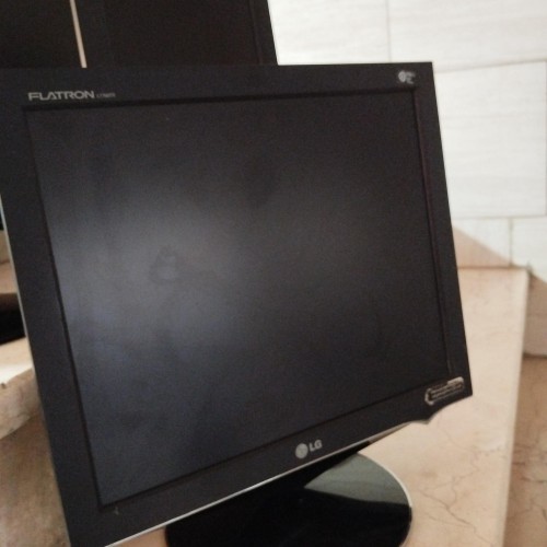 فروش مانیتور 17اینچ ال‌جی مدل L1760TR با آدابتور