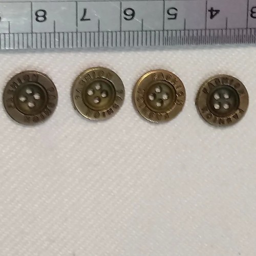 فروش 4 عدد دکمه برنزی خارجی با قیمت مناسب