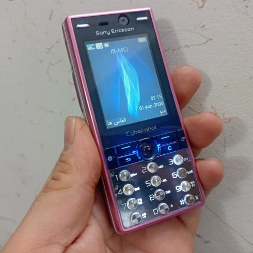 موبایل سونی اریکسون K810 با رنگ زرشکی و باتری عالی