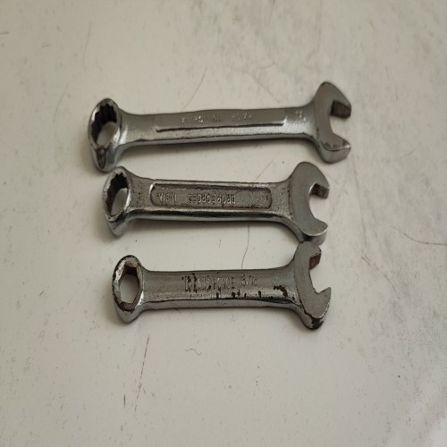 فروش سه عدد آچار کوچک و قدیمی