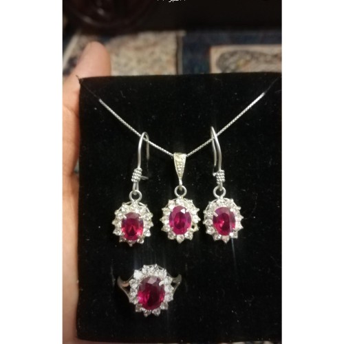 نیم ست نقره 925 با نگین یاقوت صنعتی و قیمت مناسب