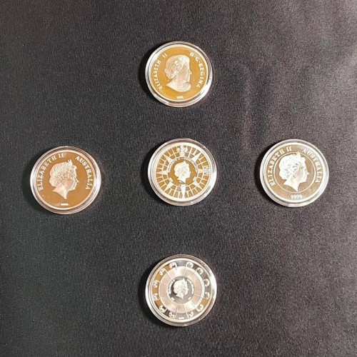 سکه های یادبود ملکه الیزابت - مجموعه طلایی و نقره‌ای