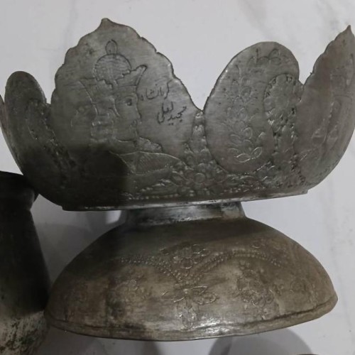 ظرف قدیمی دستساز برنجی با طراحی اصیل و منحصر به فرد