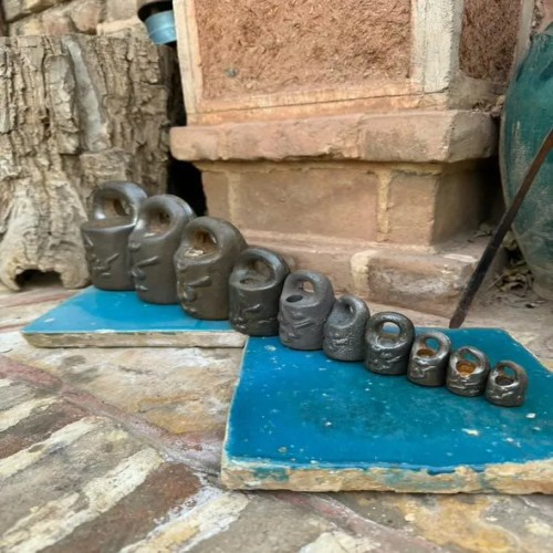 فروش مجموعه کامل سنگ ترازو قدیمی با وزن‌های متنوع