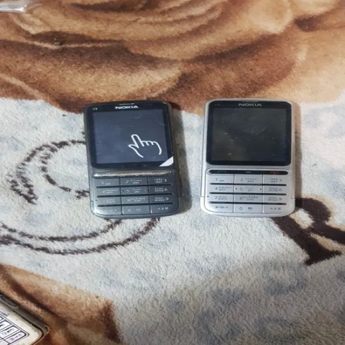 فروش نوکیا C3 قدیمی با صفحه لمسی و دکمه ای سالم