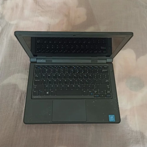 فروش مناسبترین لپ تاپ صفحه تاچ و هارد ssd و رم 8