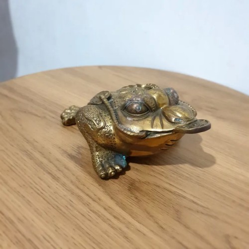 خرید مجسمه برنزی وزغ و قورباغه فنشویی با قیمت مناسب