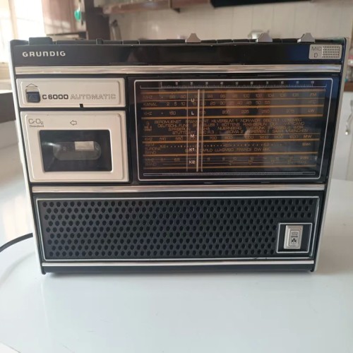 فروش رادیو ضبط آلمانی گروندیک – کیفیت عالی و سالم