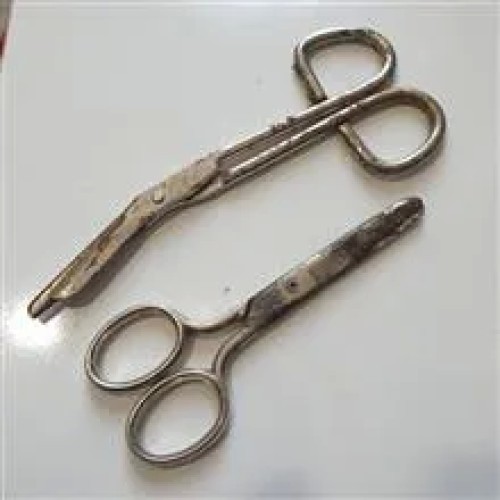 فروش 2 قیچی قدیمی کلکسیونی با زنگار و تاریخچه