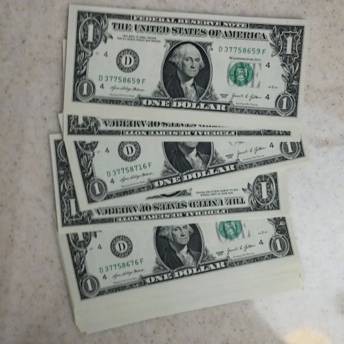 فروش 33 برگ اسکناس 1 دلار امریکا اصل و خشک
