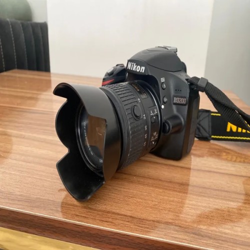 فروش دوربین نیکون D3200 سالم در حد نو با 2 لنز