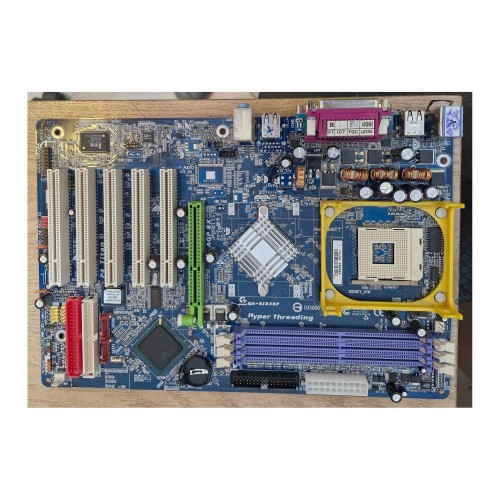 مادربورد گیگا بایت GA-8I848P با سوکت 478 و DDR