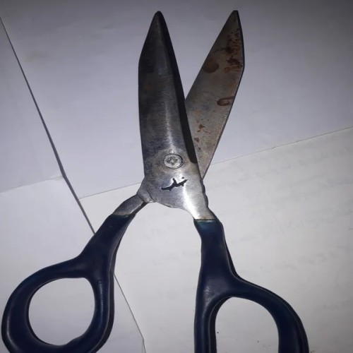 فروش قیچی فولادی وقدیمی