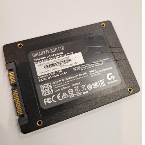 فروش SSD 1T گیگابایت با ایراد عجیب و قیمت مناسب