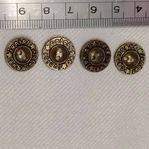 فروش 4 عدد دکمه برنزی مارک آینوتی با بهترین قیمت