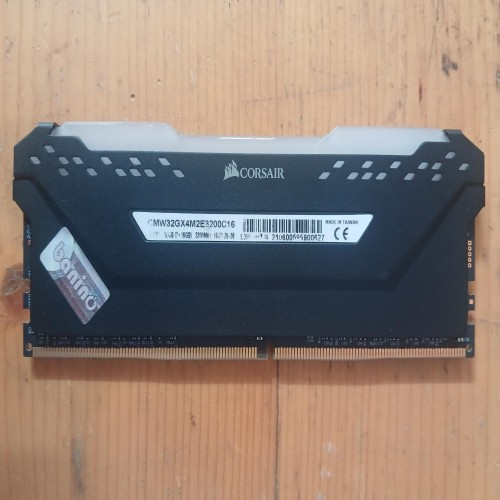 رم Corsair Vengeance PRO RGB 16GB 3200MHz با نورپردازی