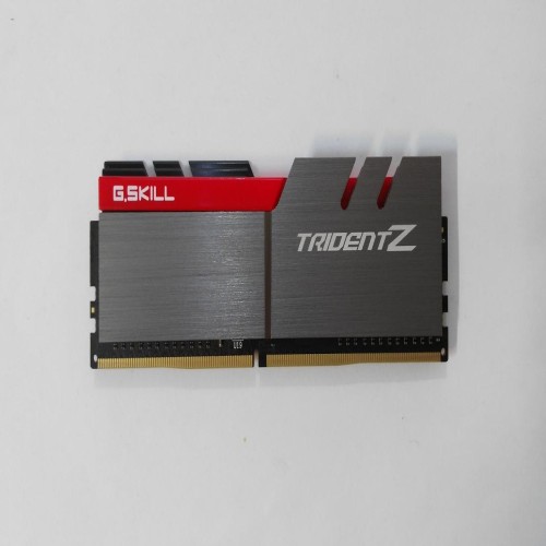 خرید رم 8 گیگ DDR4 جی اسکیل با باس 3000 و CL 15