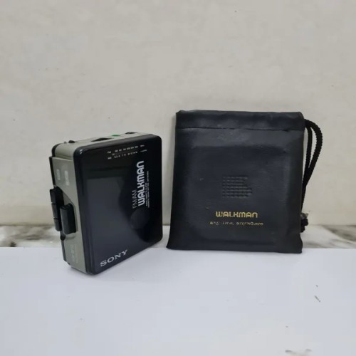 رادیو واکمن حرفه‌ای سونی ژاپن با کیفیت عالی و سالم