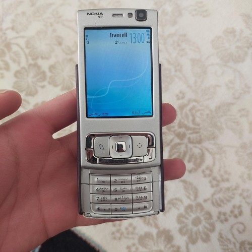 گوشی نوکیا کلکسیونی N95 سالم و قیمت مناسب