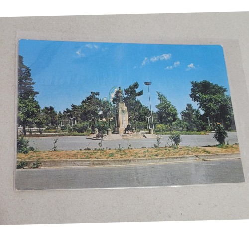 کارت پستال مجسمه پهلوی دوم و شیر چاپ ایتالیا