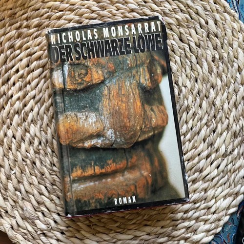 خرید رمان Der schwarze löwe آلمانی با قیمت مناسب