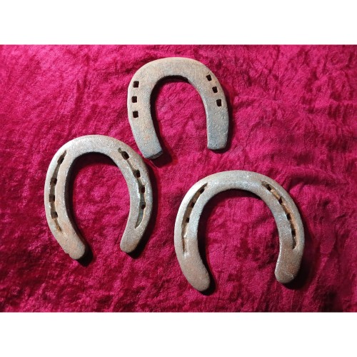 فروش نعل اسب فولادی قدیمی کار آهنگران مراغه ای