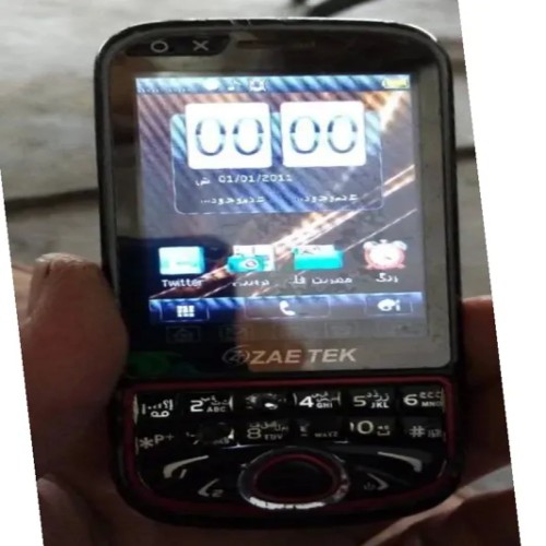 گوشی لمسی دکمه ای با اسپیکر بزرگ و باتری قدرتمند