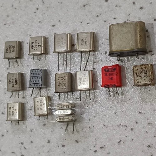 خرید 16 عدد کریستال با فرکانس‌های متنوع وردسا