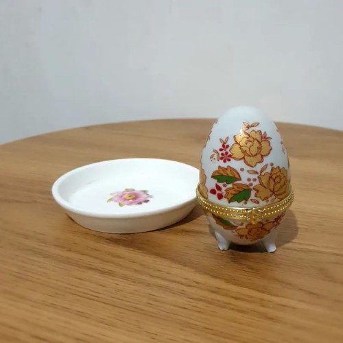 فروش جاجواهری تخم مرغی و یک عدد نعلبکی