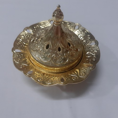 قندان فلزی طلایی با طراحی خاص و سالم