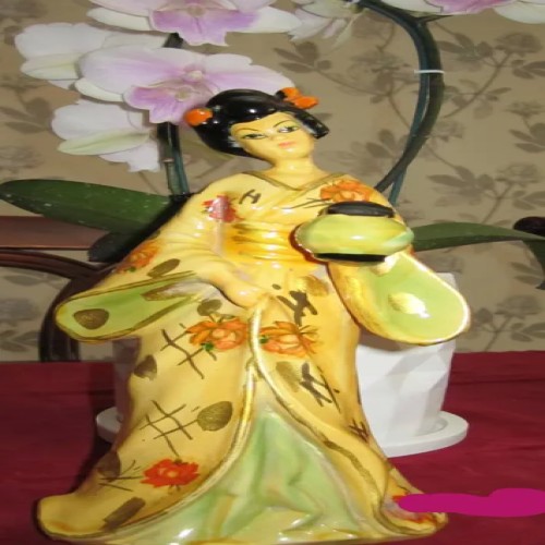 فروش مجسمه زن ژاپنی با طراحی خاص و جذاب