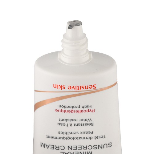 تصویر کرم ضد آفتاب بی رنگ SPF30 الارو مدل مینرال مناسب پوست حساس