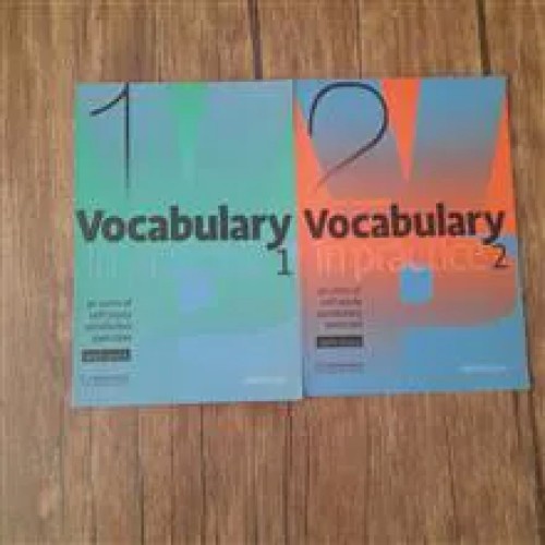 فروش کتاب های گرامر و وکبیولری در تمرین