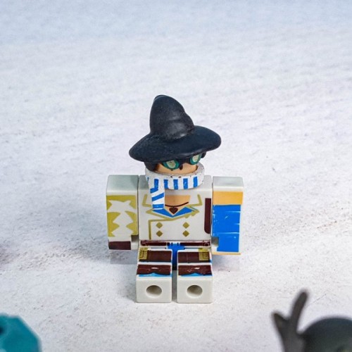 فیگور 8 عددی روبلاکس ROBLOX با اکسسوری کد 6769372