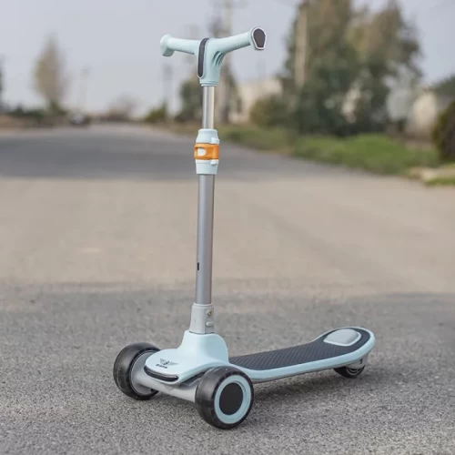اسکوتر کودک تاشو نشیمن دار رنگ آبی کد P/ZG612/C
