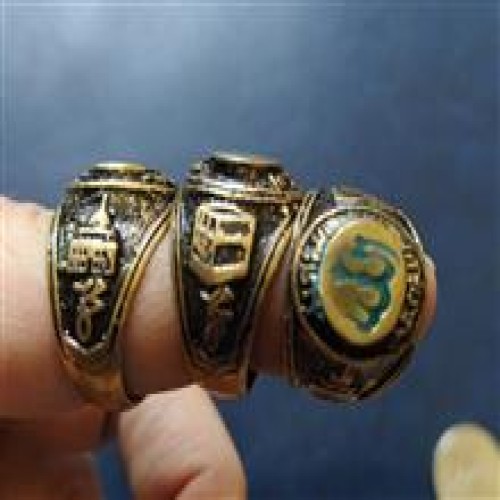 انگشترزیبای.