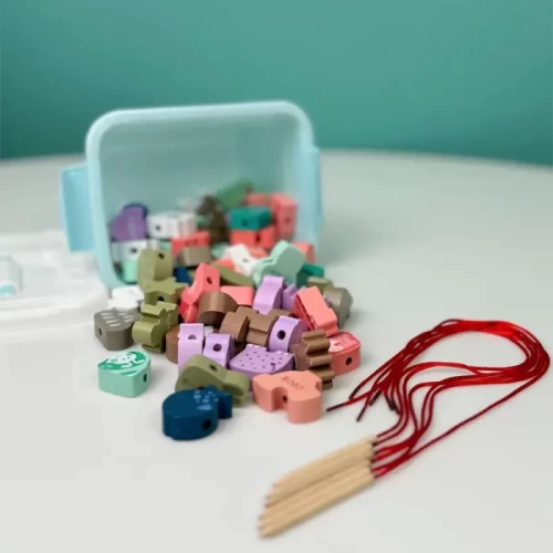 اسباب بازی چوبی نخ و مهره طرح حیوانات کد JHTOY171